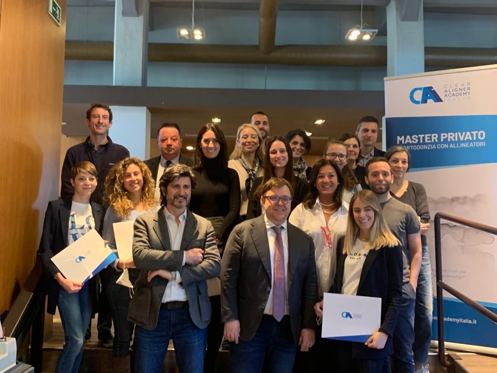 Incontro di aggiornamento sull'ortodonzia con allineatori trasparenti seguito dallo studio di Soverato